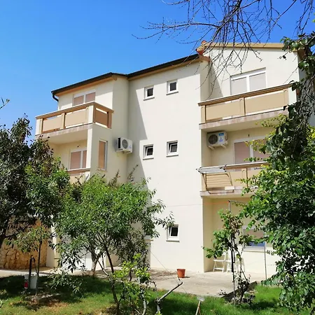 Monika Apartment *
